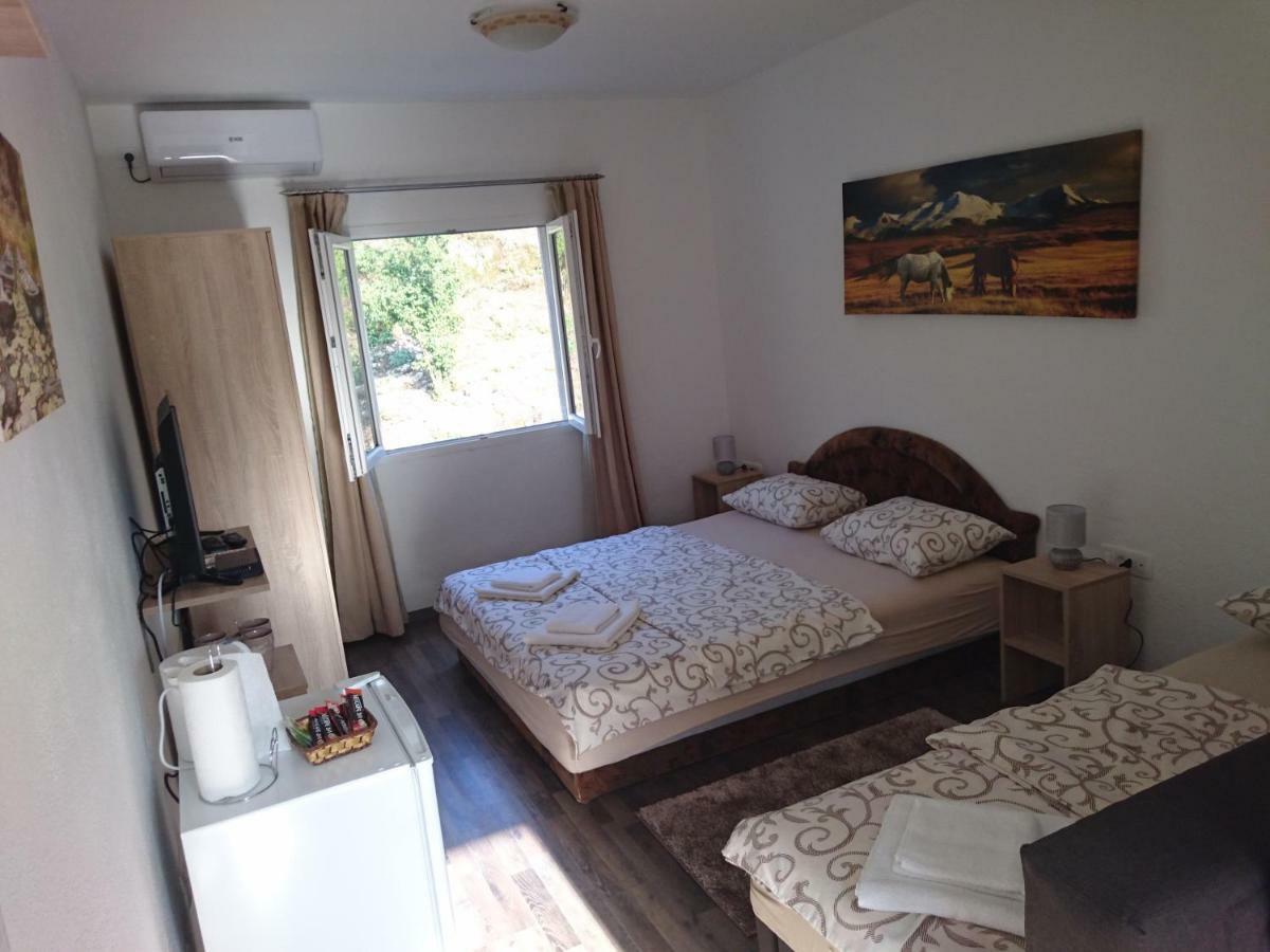 Studio And Winery Kalimut Virpazar Ngoại thất bức ảnh